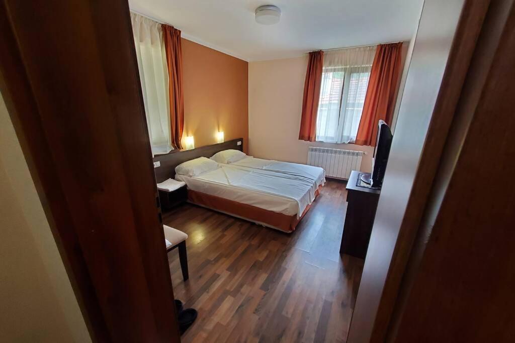 Двете Къщи В Планината Villa Beli Osum Bagian luar foto